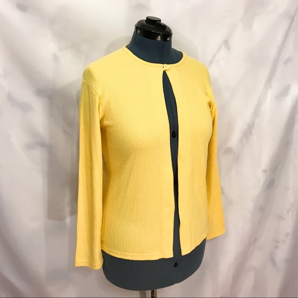 Bobbie Brooks Sweaters - 🌼2/$22🌼 Super Cute Yellow Cardigan